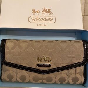 Authentic Signature Coach wallet/clutch
